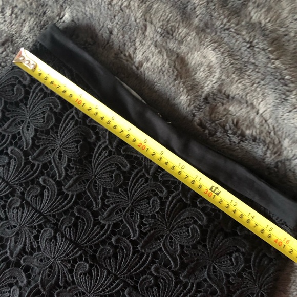 LOFT Medium Lace Skirt. - Picture 5 of 6